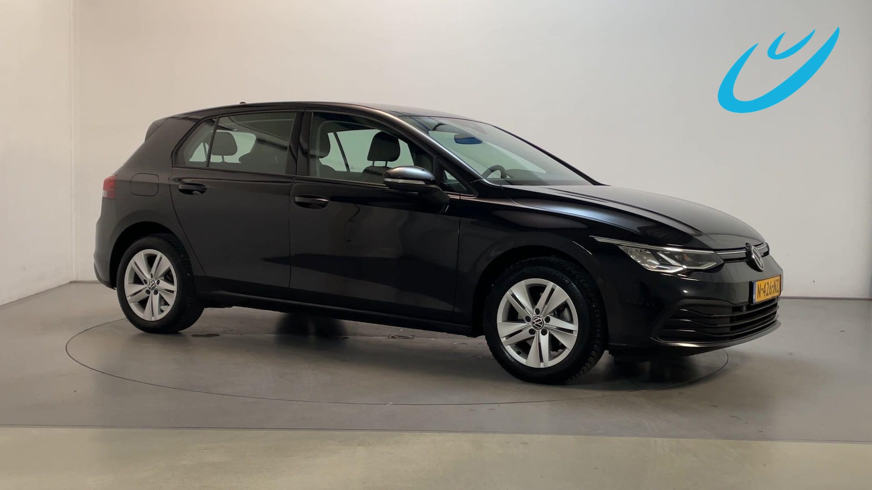 Volkswagen Golf - 1.0 eTSI 110pk DSG Life Sfeerverlichting Virtual Cockpit Navigatie DAB+ - AutoWereld.nl