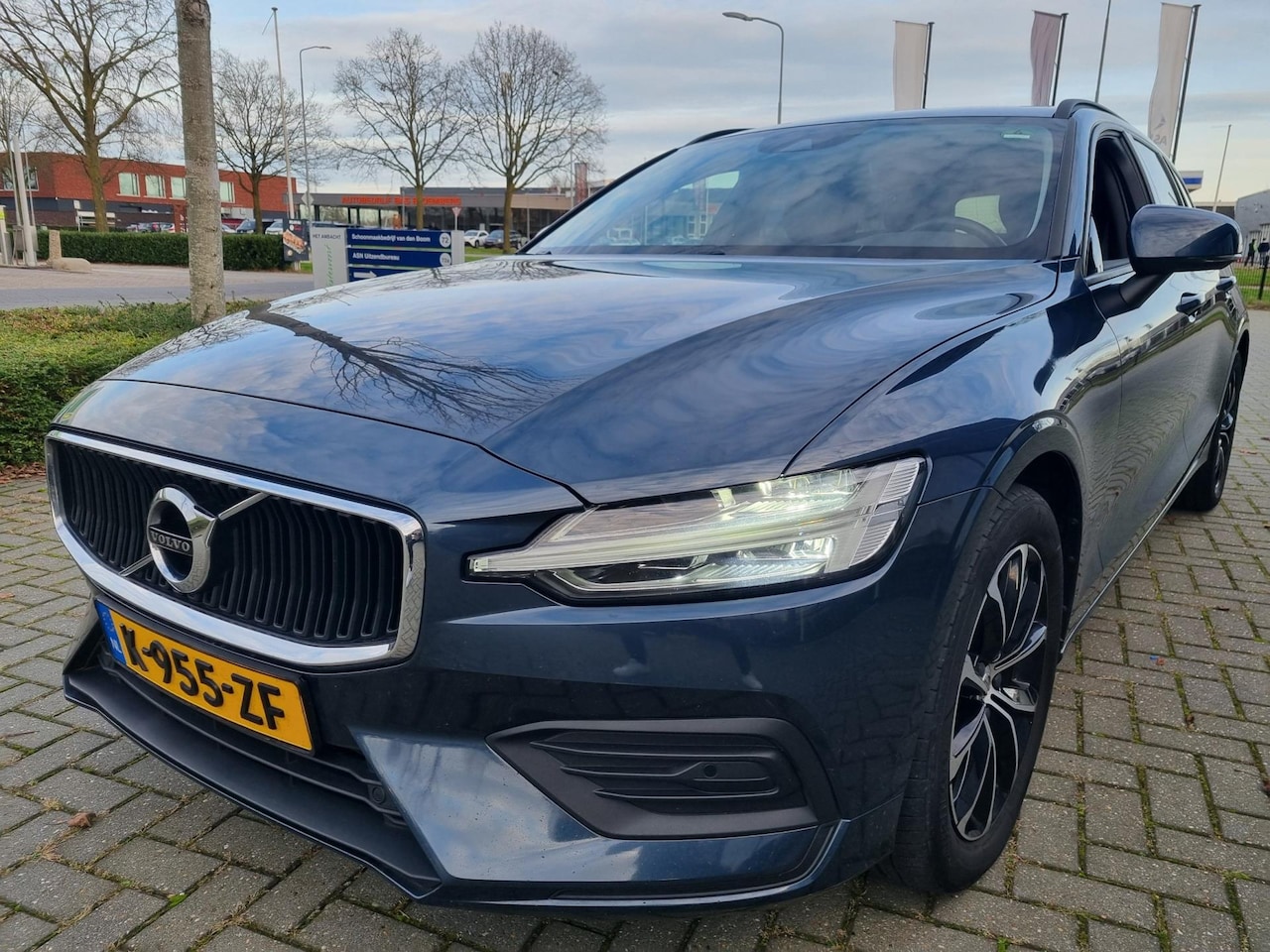 Volvo V60 - 2.0 B3 Momentum Advantage 1e Eigenaar - AutoWereld.nl