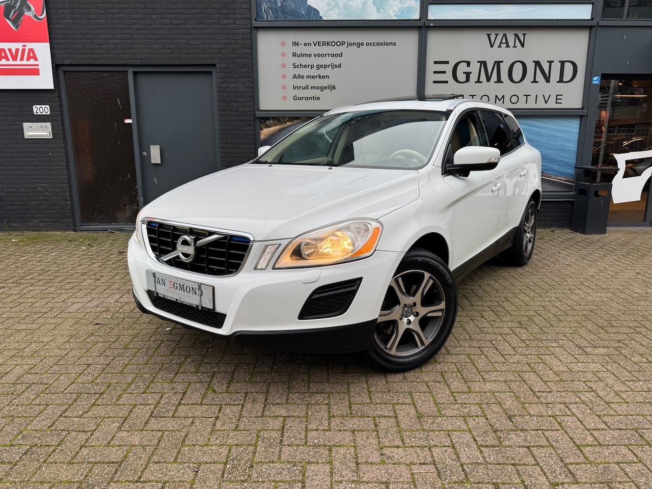 Volvo XC60 - 3.0 T6 Momentum 3.0 T6 Momentum - AutoWereld.nl