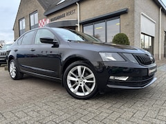 Skoda Octavia - 1.5 TSI Automaat Business Edition Trekhaak / Camera / Carplay