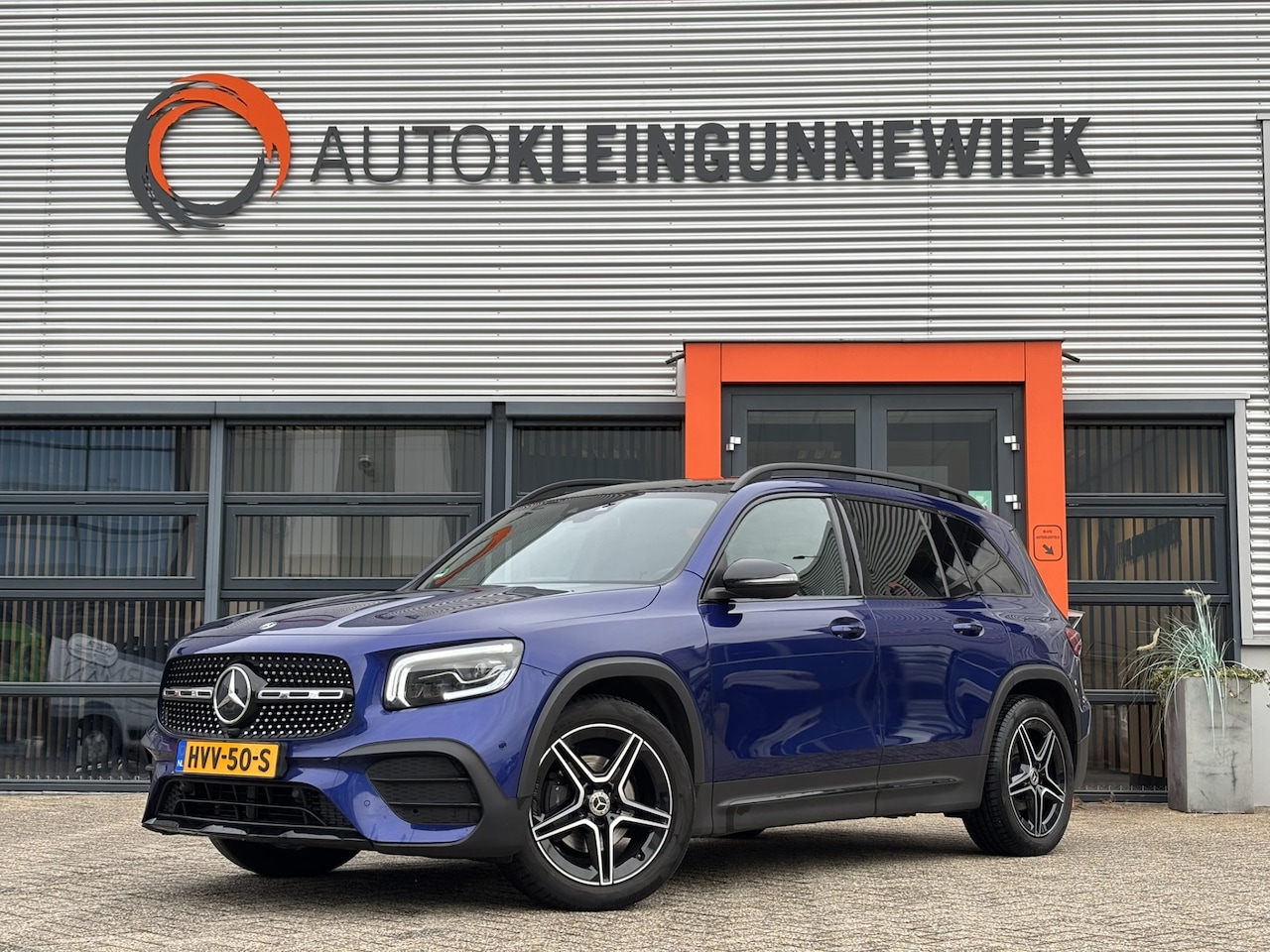 Mercedes-Benz GLB - 200 Premium Plus AMG / Stoelverwarming / Androidauto/Applecarplay / Schuifkanteldak / Came - AutoWereld.nl