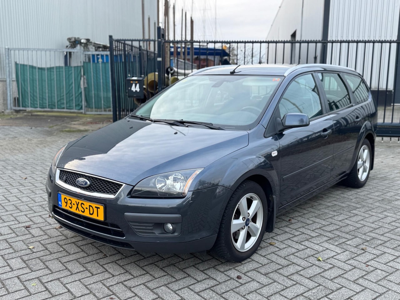 Ford Focus Wagon - 1.8-16V Ambiente Flexifuel Airco Stoel vervarming - AutoWereld.nl