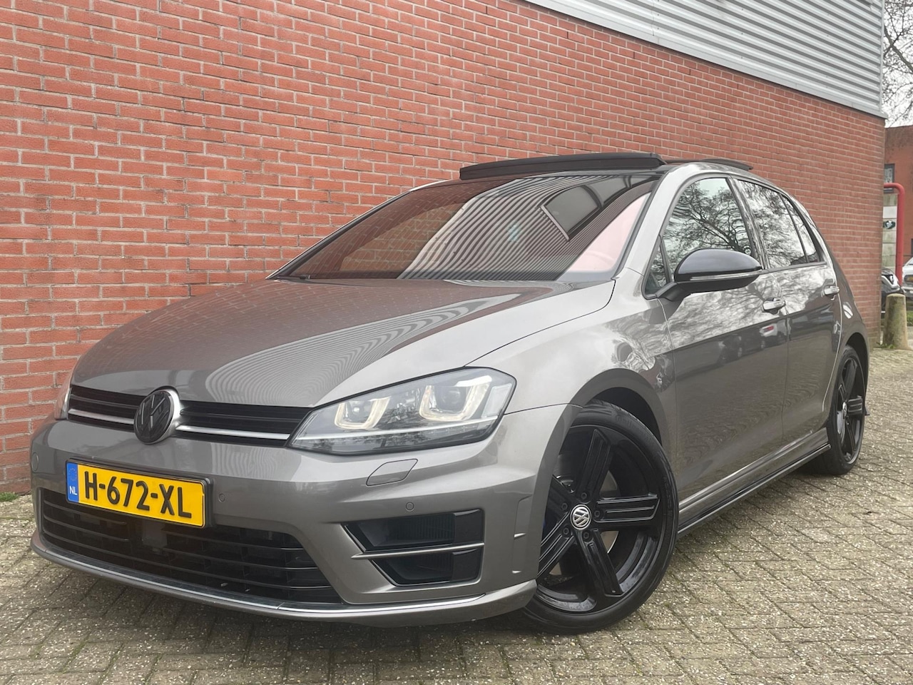Volkswagen Golf - 2.0 TSI R 4Motion Panorama Maxton Design - AutoWereld.nl