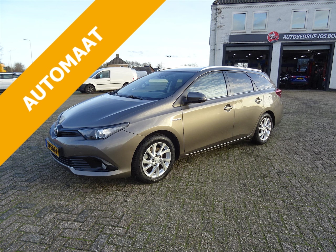 Toyota Auris Touring Sports - 1.8 Hybrid 136pk CVT Energy Plus - AutoWereld.nl