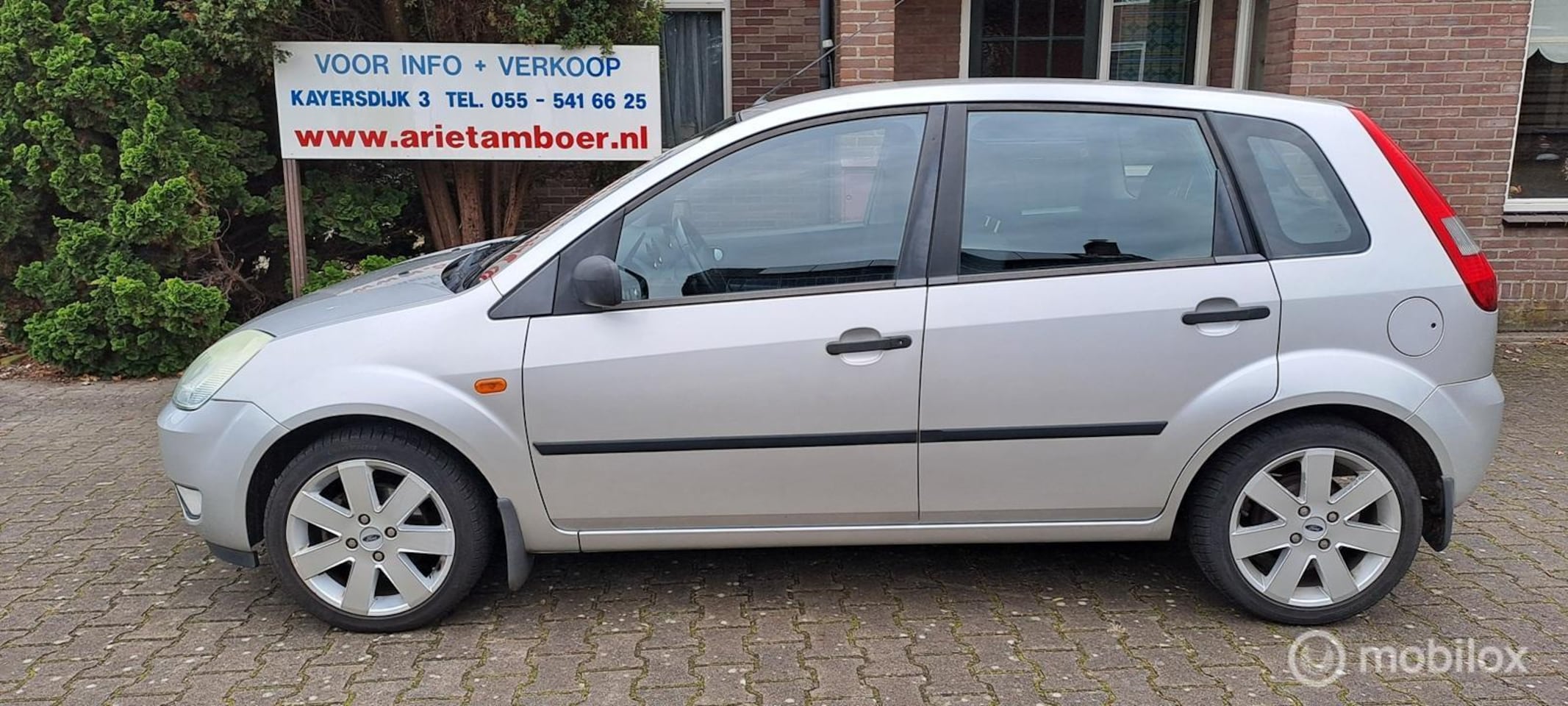 Ford Fiesta - 1.4-16V D-riem+ waterpomp nieuw, airco, trekhaak - AutoWereld.nl
