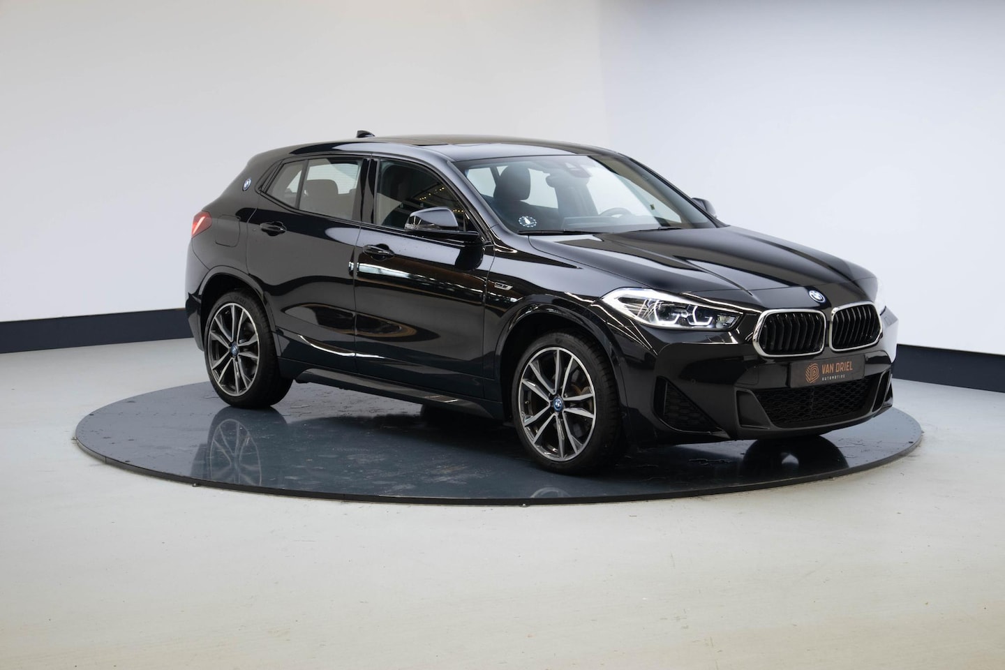BMW X2 - xDrive25e Executive | M-Sport | Panoramadak | Driving Assist Plus | - AutoWereld.nl