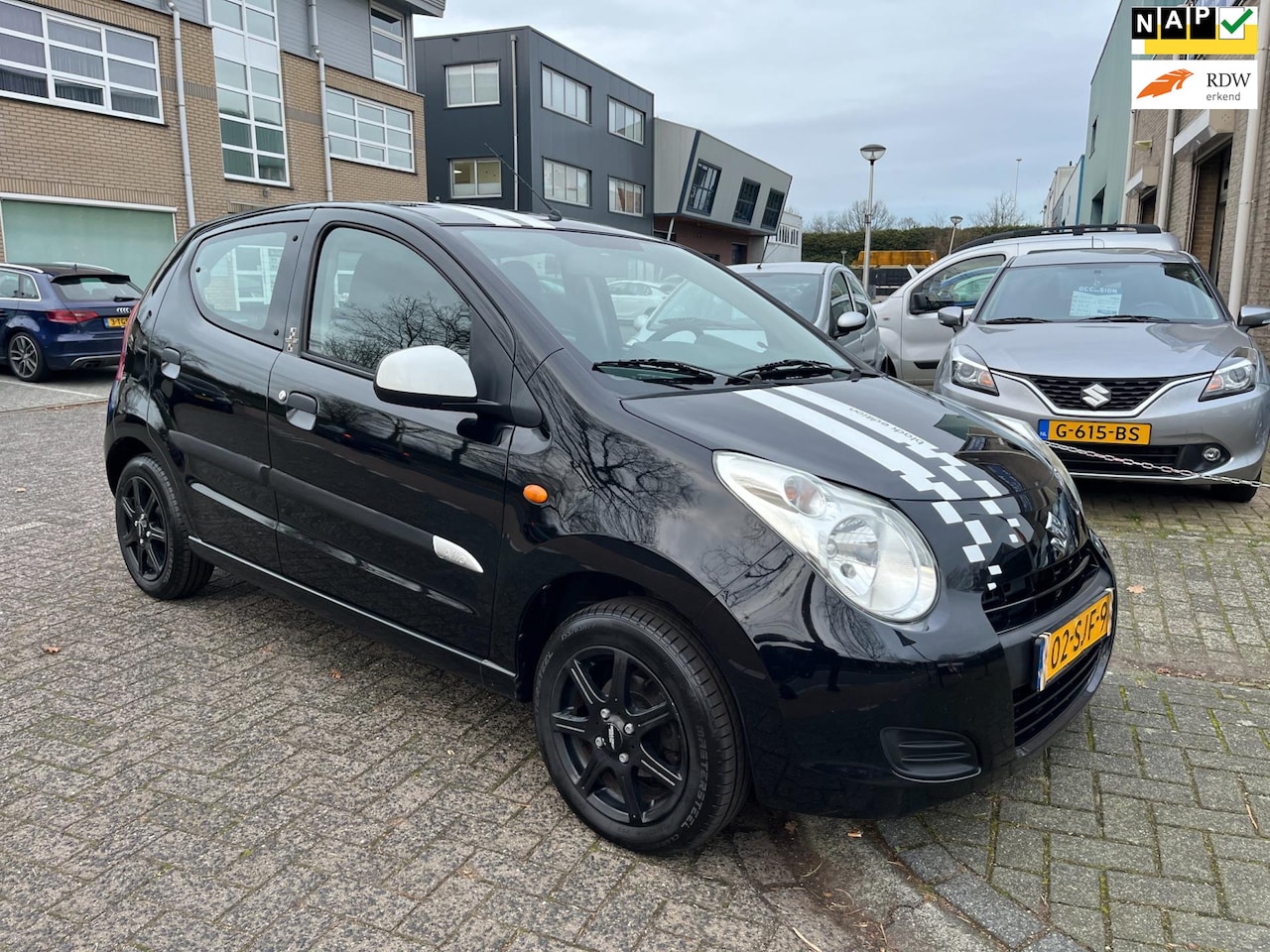 Suzuki Alto - 1.0 Comfort Plus BLACK&WHITE - AutoWereld.nl