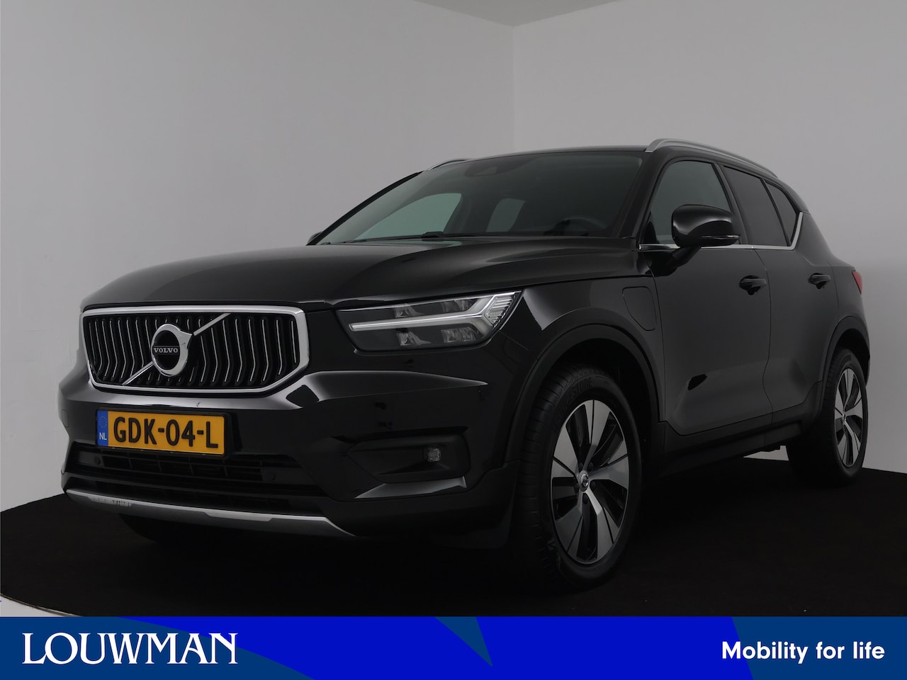 Volvo XC40 - 1.5 T4 Recharge Inscription Expression | PHEV | Trekhaak - AutoWereld.nl