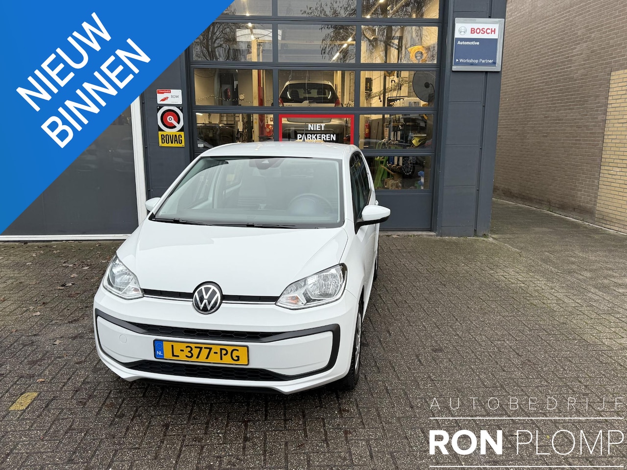 Volkswagen Up! - 1.0 / Airco clima/ Cruise/ Navigatie via App/ Cruise/ PDC/ Camera - AutoWereld.nl