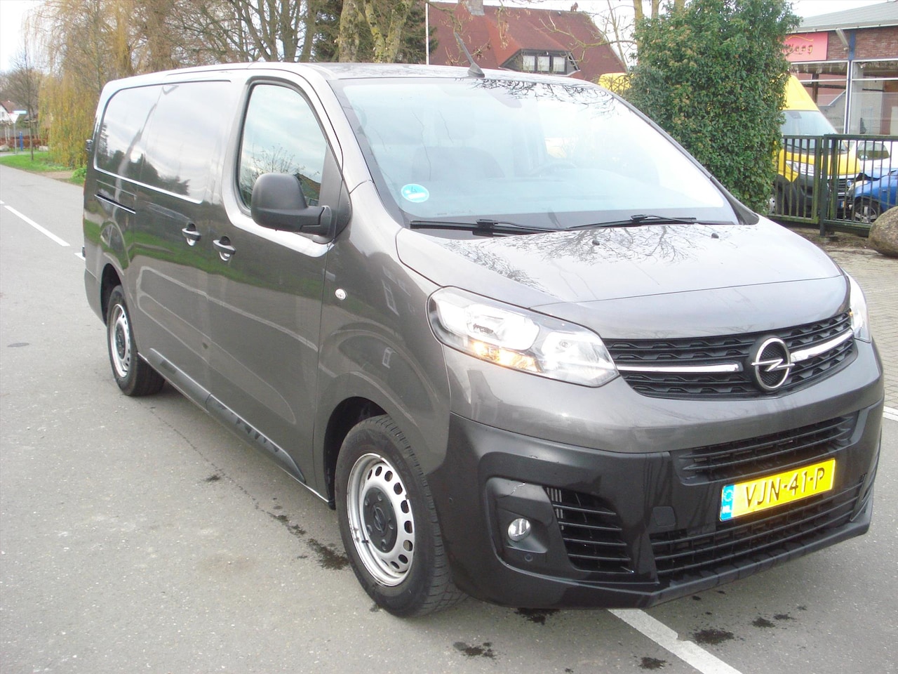 Opel Vivaro - 2.0 Diesel 122pk L3H1 AUTOMAAT - AutoWereld.nl