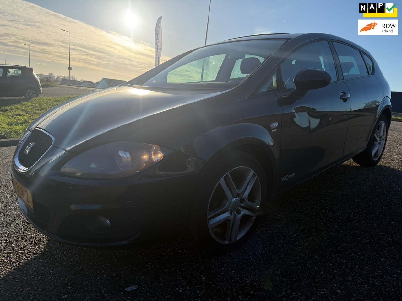 SEAT Leon - 1.2 TSI Ecomotive Businessline COPA Opendak Navi Airco - AutoWereld.nl