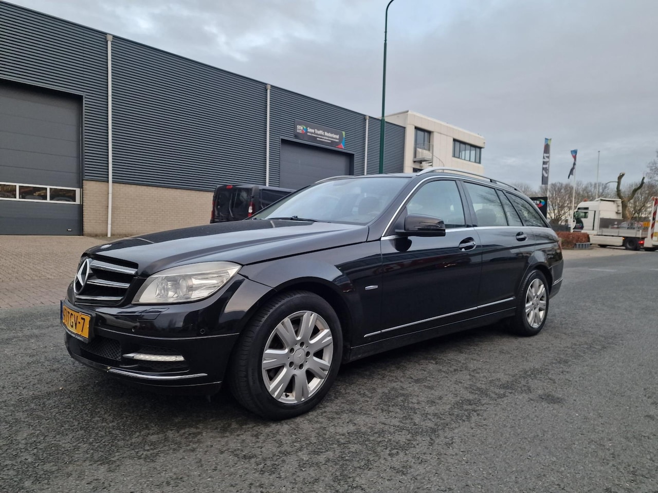 Mercedes-Benz C-klasse Estate - 200 CDI BlueEFFICIENCY Business Class Elegance AUT NAVI LEDER PSENSOR TREKHAAK 2 X SLEUTEL - AutoWereld.nl