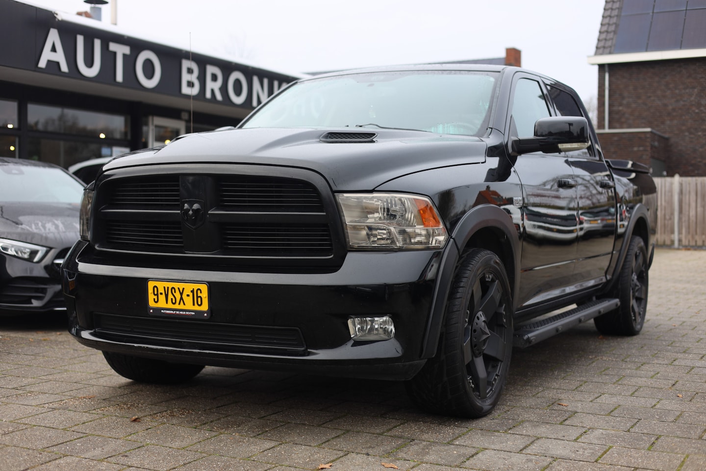 Dodge Ram 1500 - 5.7 V8 4x4 CREW CAB 5'7 | LEDER | SCHUIFDAK | LPG - AutoWereld.nl