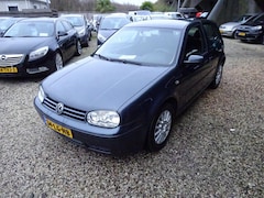 Volkswagen Golf - 1.6-16V airco trekhaak electr ramen