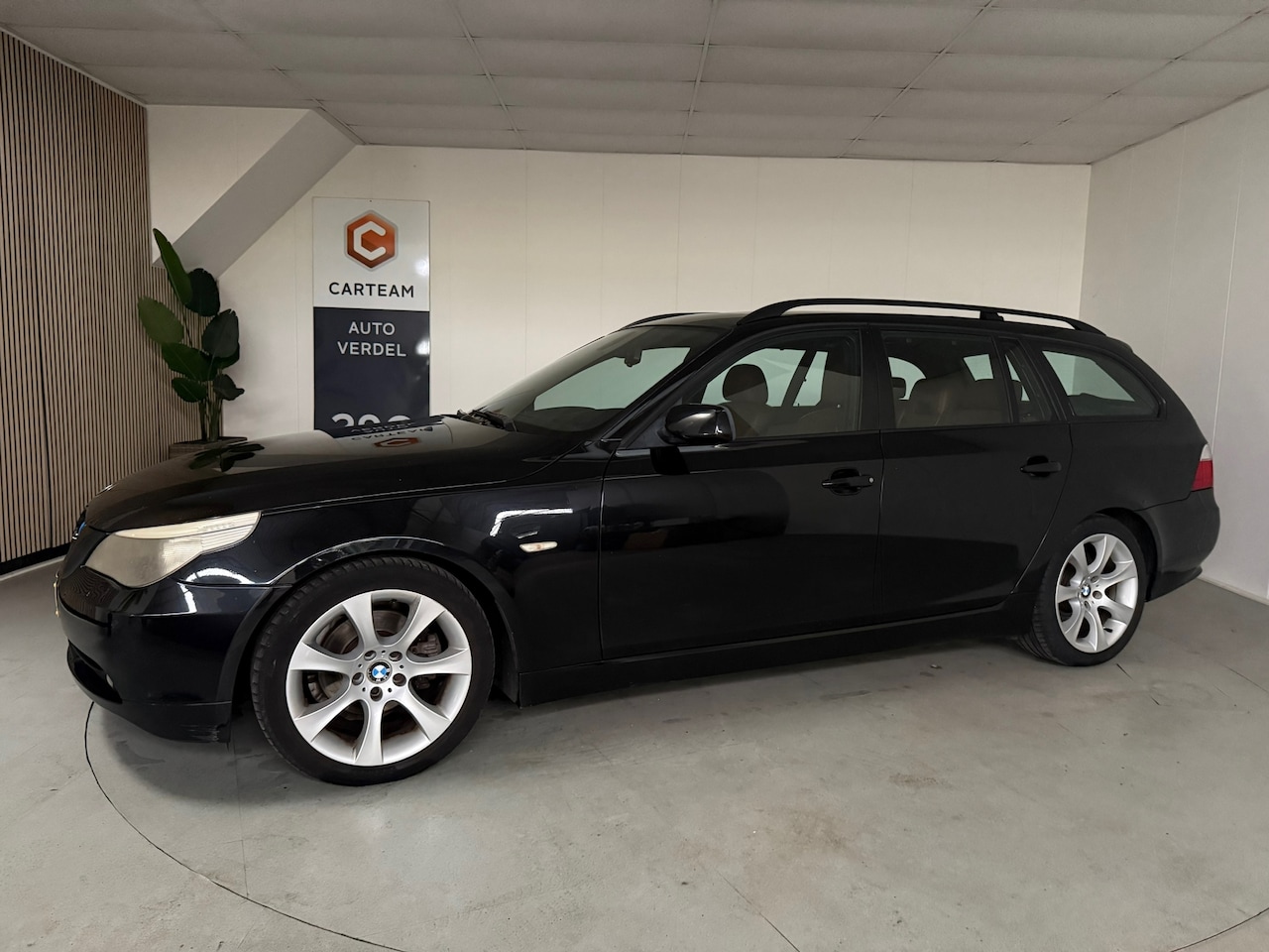 BMW 5-serie Touring - 523i Executive Airco, LMV. Navigatie, Trekhaak, Leder, Panodak - AutoWereld.nl