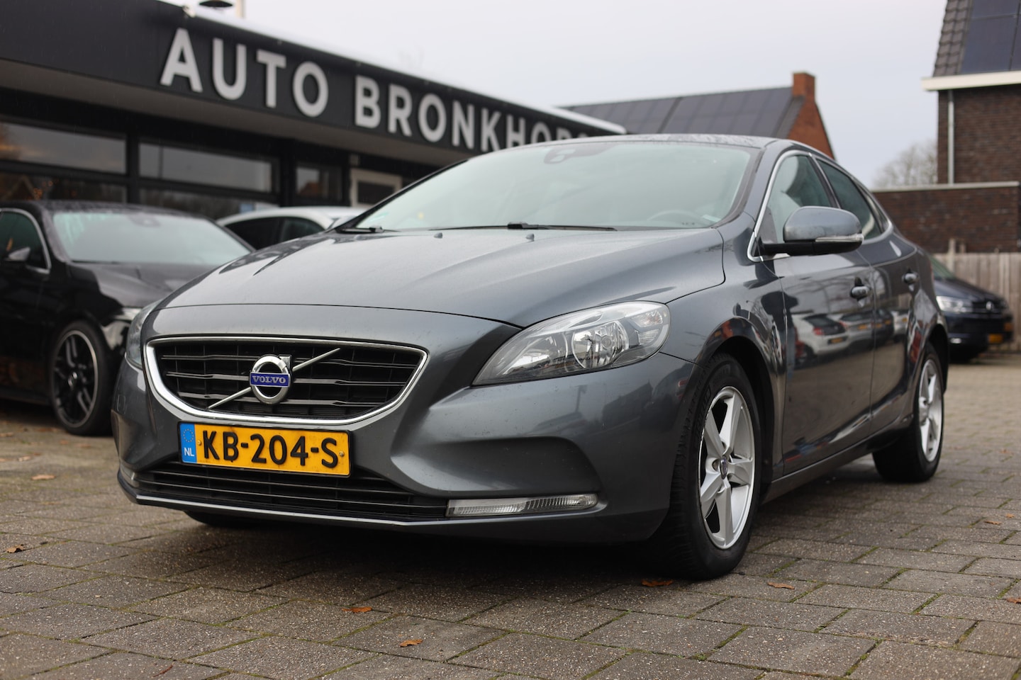 Volvo V40 - 1.6 D2 AUTOMAAT | NAVI | TREKHAAK - AutoWereld.nl