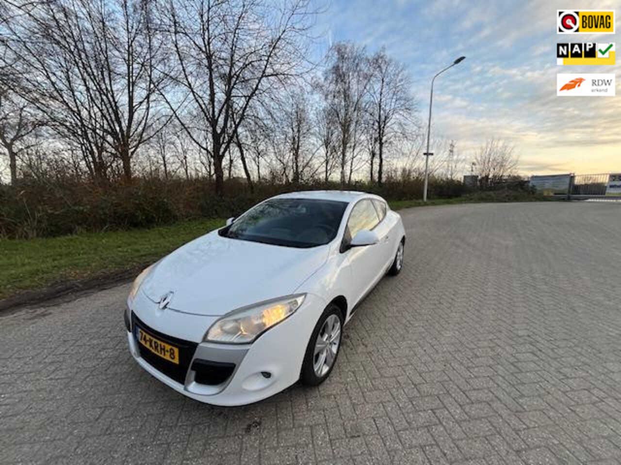 Renault Mégane Coupé - 1.6 Sélection Business Sport*CLIMA*NAVI*ZEER NETTE AUTO* - AutoWereld.nl