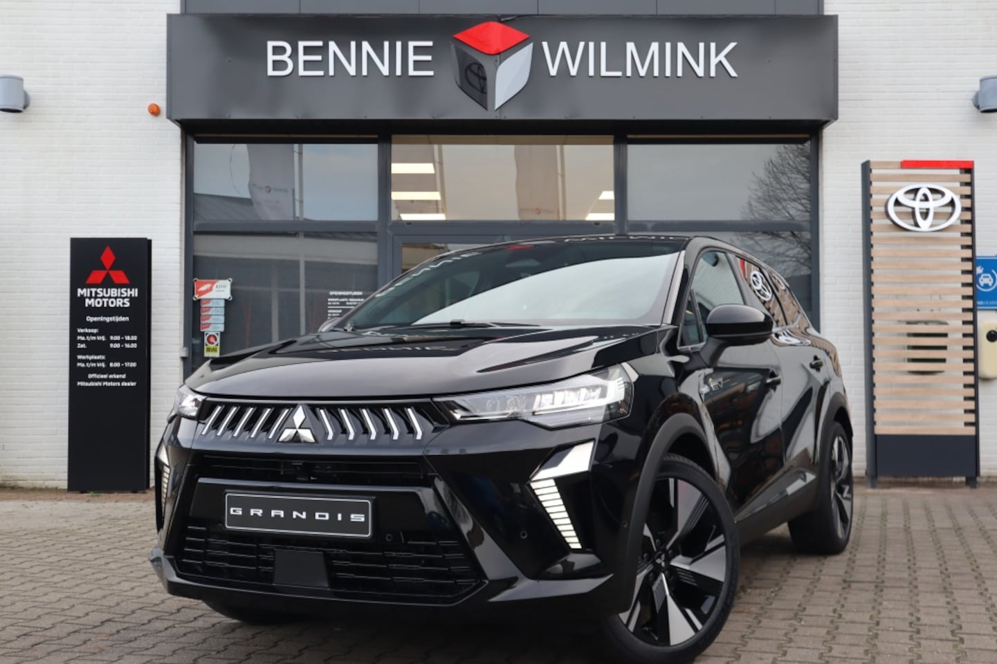 Mitsubishi Grandis - 1.8 HEV First Edtition - AutoWereld.nl