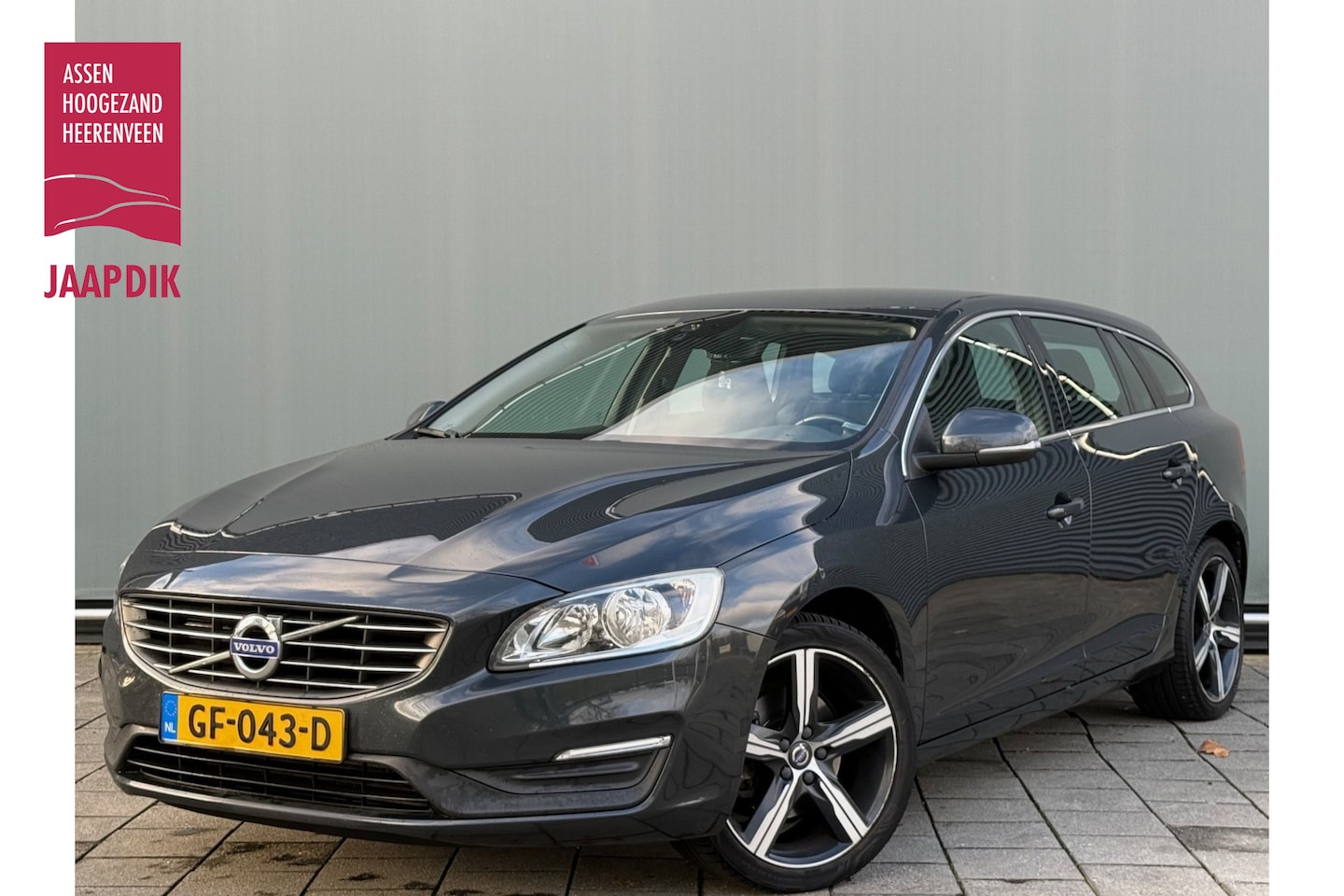 Volvo V60 - BWJ 2015 | 1.6 D2 115PK Momentum AUTOMAAT | TREKHAAK | CLIMA | NAVI | PDC | LEDER/STOF | S - AutoWereld.nl