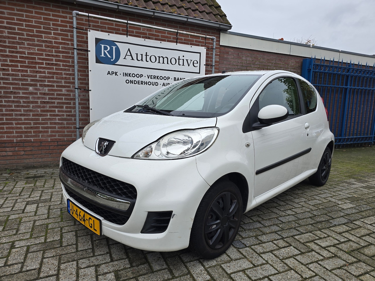 Peugeot 107 - 1.0-12V XR APK 10-2026/4xNIEUWE BANDEN - AutoWereld.nl
