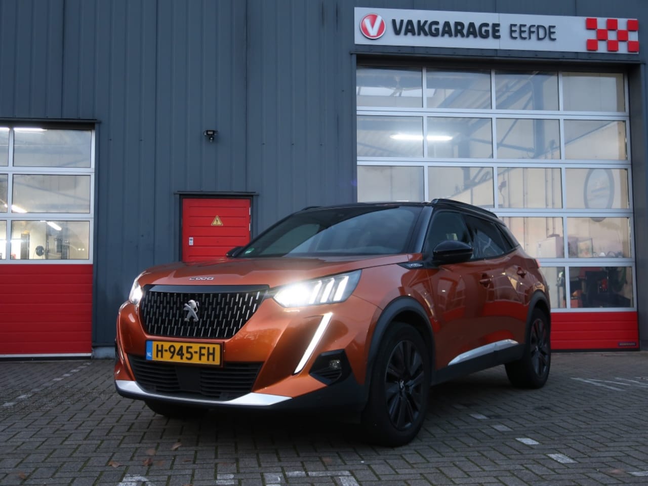 Peugeot 2008 - 1.2 PureTech GT-Line / Trekhaak - AutoWereld.nl
