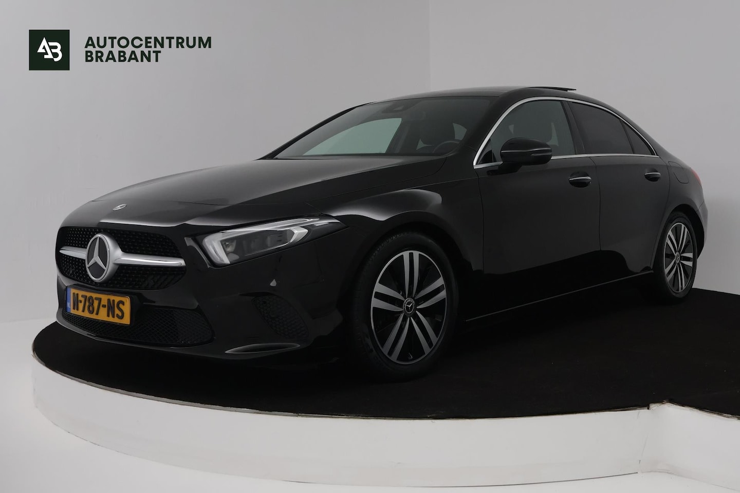 Mercedes-Benz A-klasse - 180 Business Solution Luxury (PANORAMADAK, CAMERA, SFEERVERLICHTING, ELEKT. STOELEN, 1e EI - AutoWereld.nl