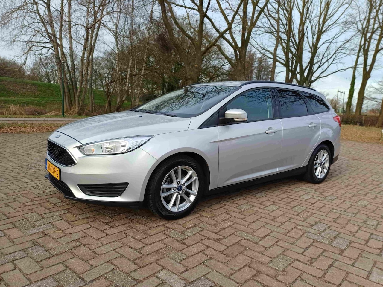 Ford Focus Wagon - 1.0 Trend 1.0 Trend - AutoWereld.nl