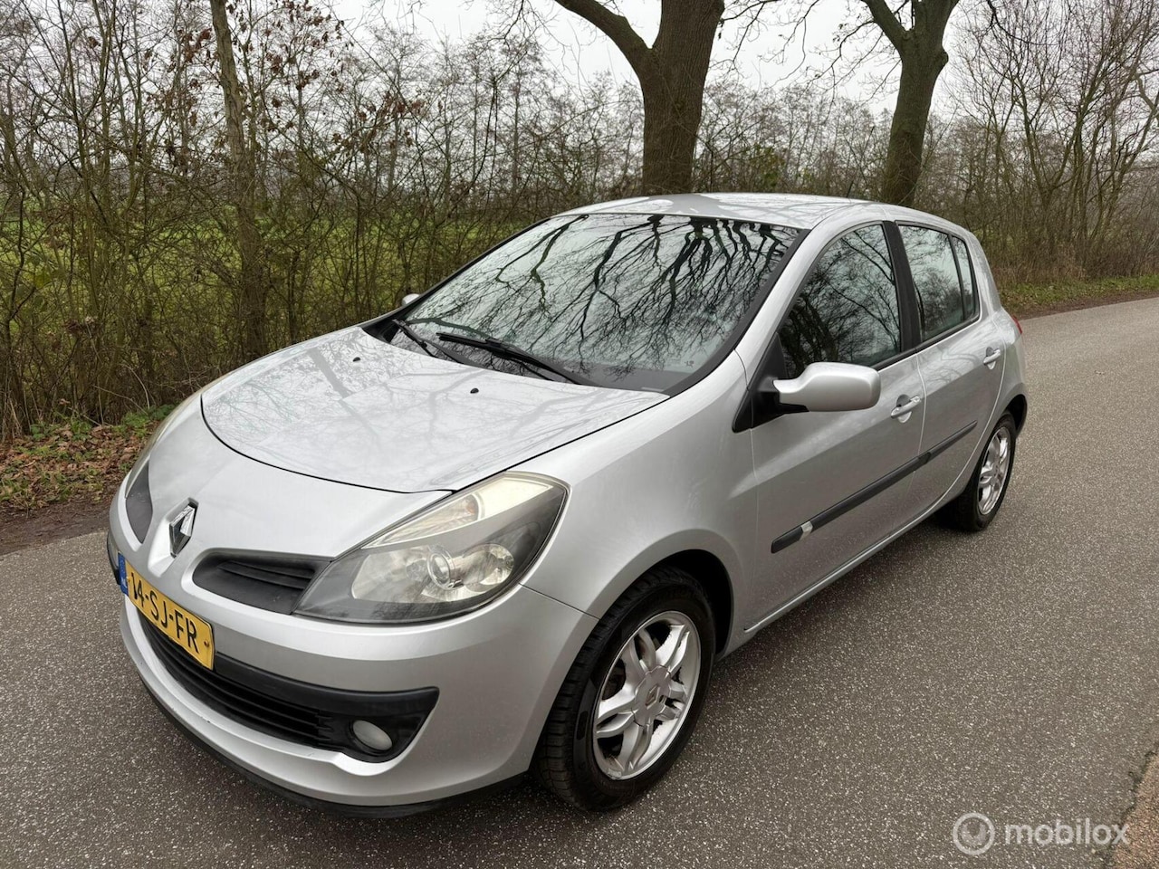 Renault Clio - 1.6-16V met nieuwe Apk 16-12-2026 - AutoWereld.nl