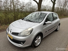 Renault Clio - 1.6-16V met nieuwe Apk 16-12-2026