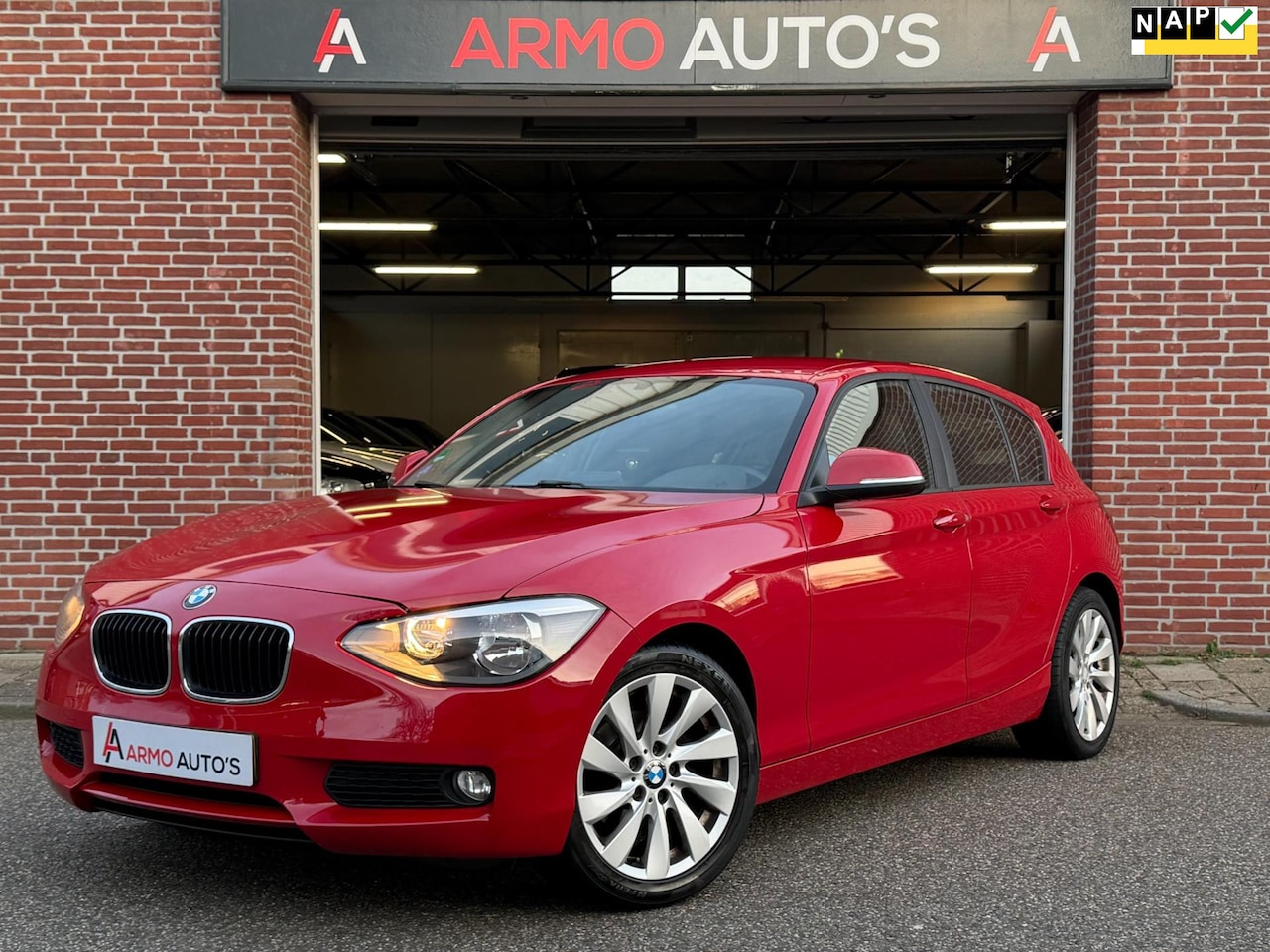 BMW 1-serie - 116i Business | Cruise | Navi | Rijklaar - AutoWereld.nl