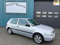 Volkswagen Golf - 2.0 CL Clima Stuurbekr Lm velgen Trekhaak NL Auto NAP