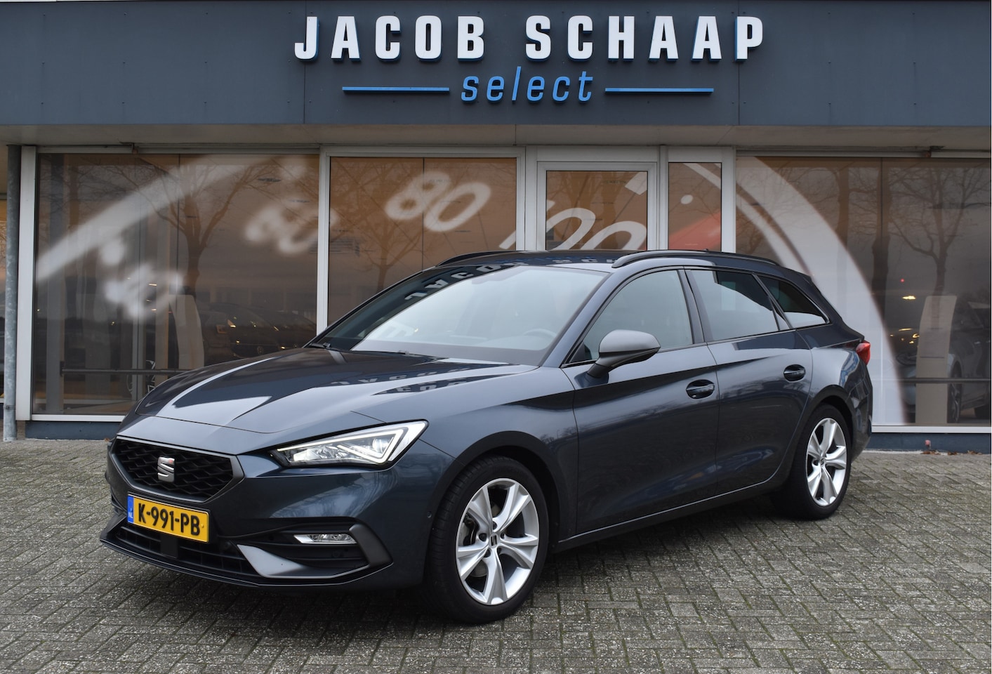 SEAT Leon Sportstourer - 1.5 TSI 150pk FR Launch Edition / Carplay / Navi /  17"LM - AutoWereld.nl