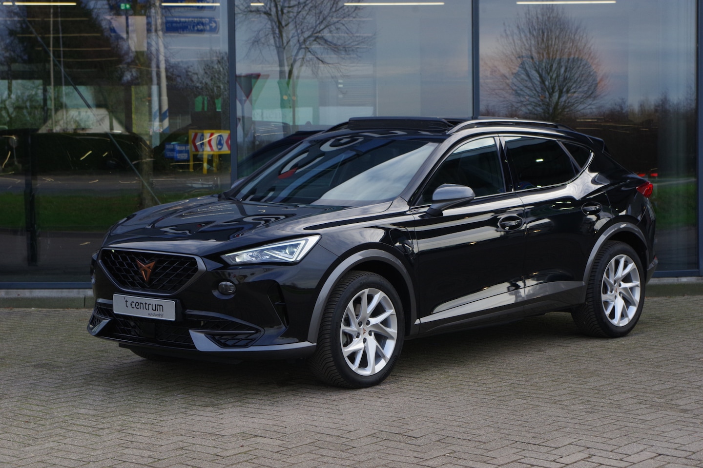 CUPRA Formentor - 1.4 e-Hybrid 204 PK Performance PHEV, Panoramadak, Winterpakket, Camera, Carplay - AutoWereld.nl