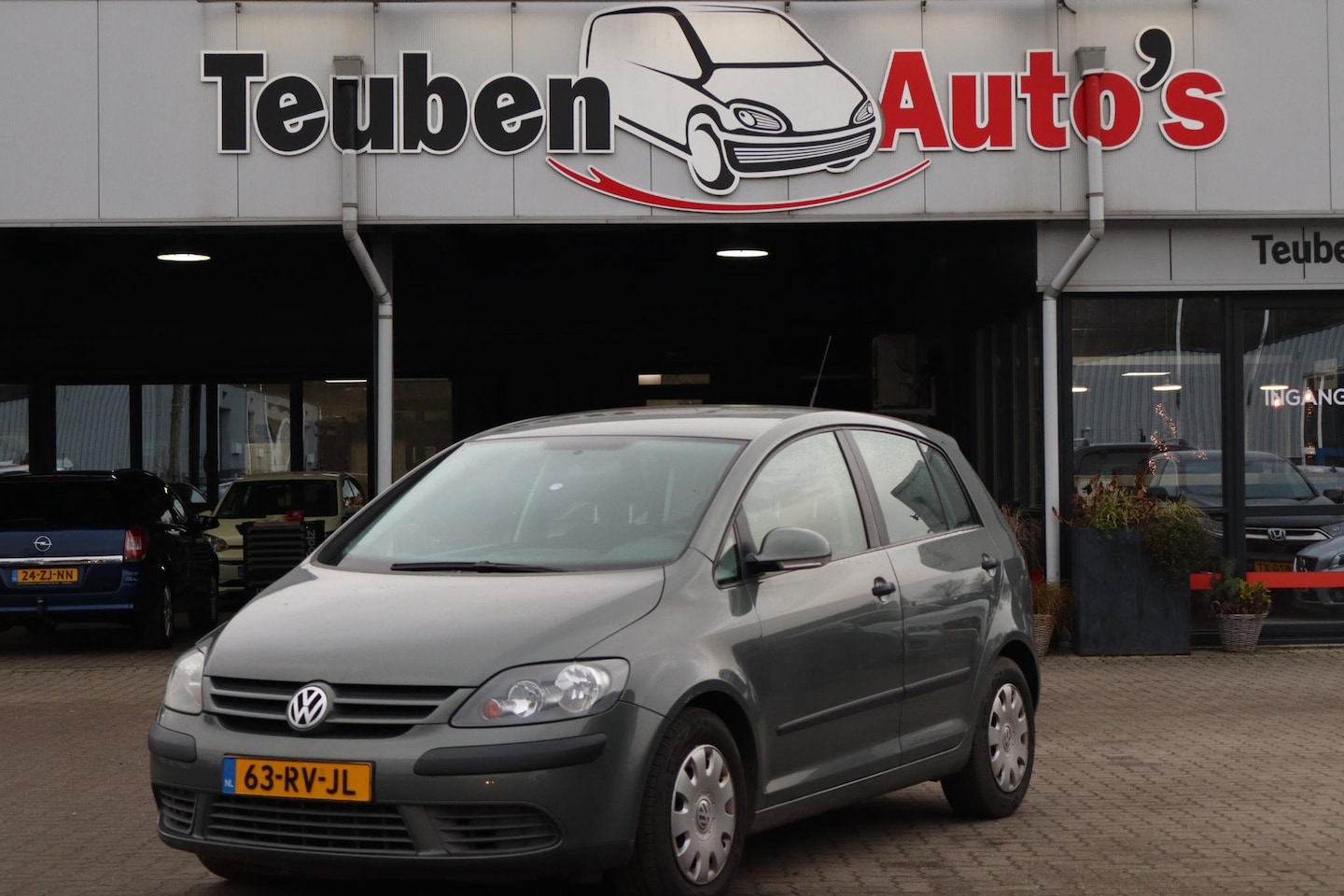 Volkswagen Golf Plus - 1.6 FSI Turijn Airco, Cruise control, Automaat, Elektrische ramen - AutoWereld.nl