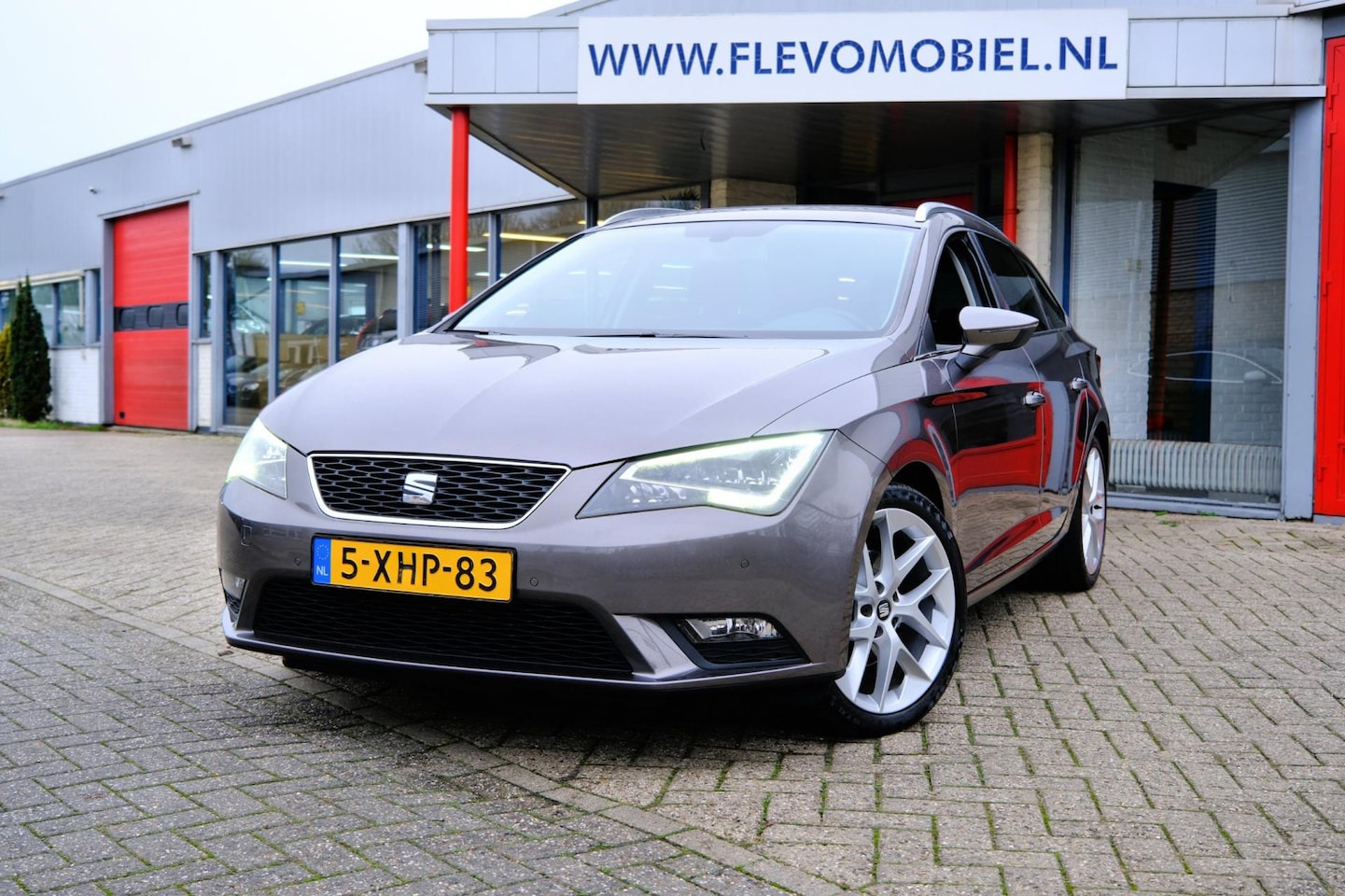 SEAT Leon ST - 1.6 TDI Style Business Ecomotive Clima|Cruise|Navi|DAB+ - AutoWereld.nl