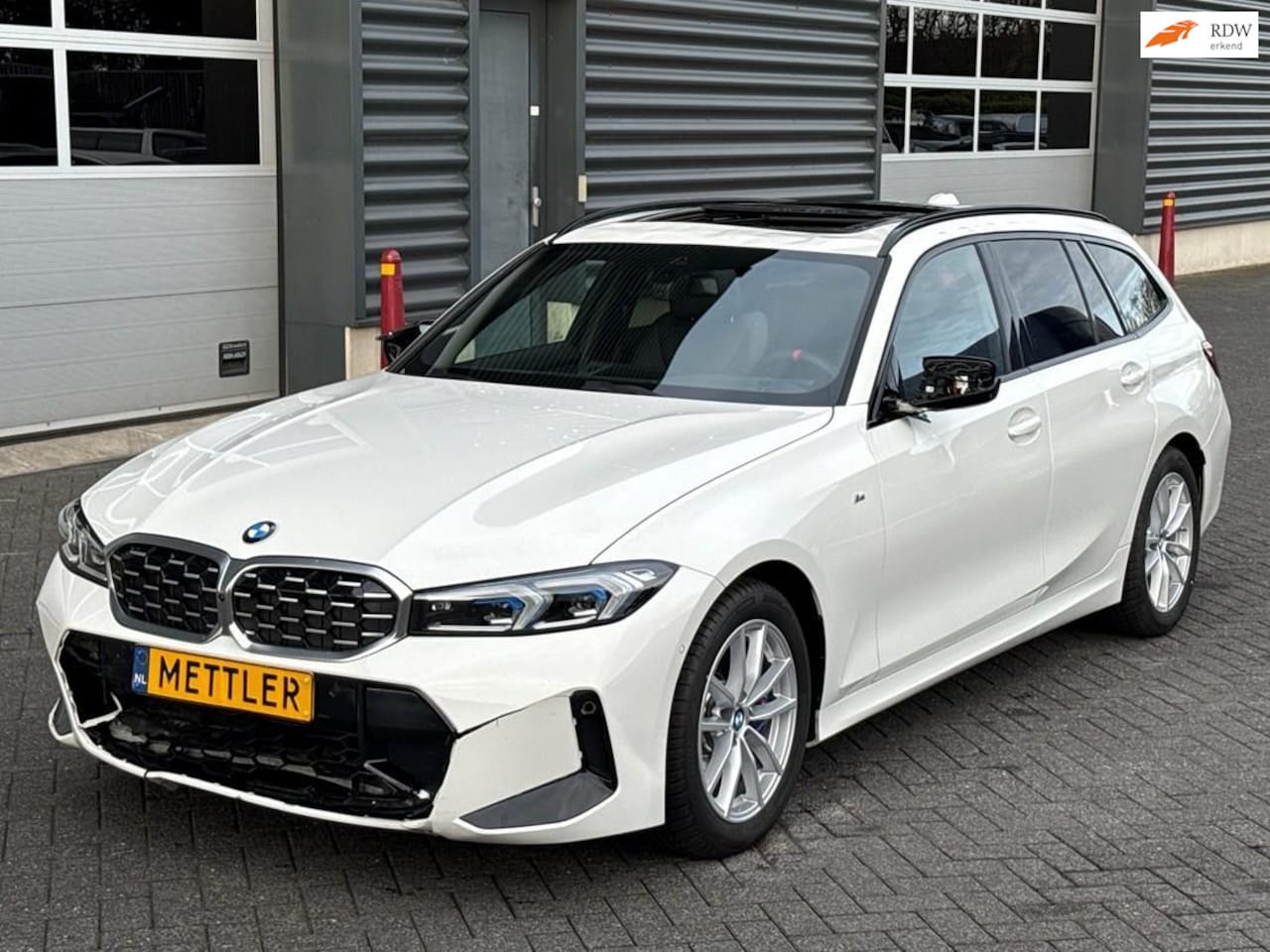 BMW 3-serie Touring - M340i xDrive M340i xDrive, M-Pakket panoramadak, 360 camera - AutoWereld.nl