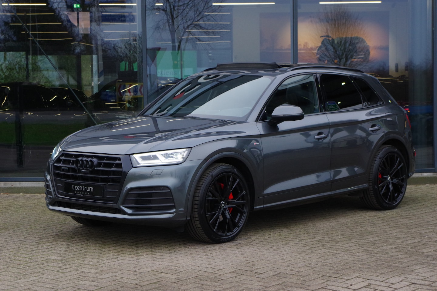 Audi Q5 - 55 TFSI e quattro Competition 55 TFSI e 367 PK Quattro Competition, Luchtvering, Trekhaak, Panoramadak, 360 Camera, B&O - AutoWereld.nl