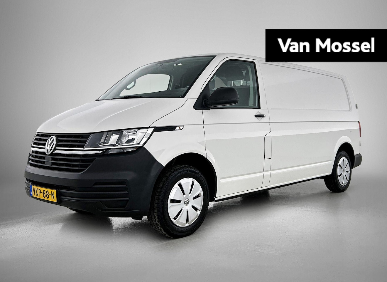 Volkswagen Transporter - 2.0 TDI L2H1 110 PK | Airco | Cruise control | Radio | Bluetooth | Armsteunen | Elektrisch - AutoWereld.nl