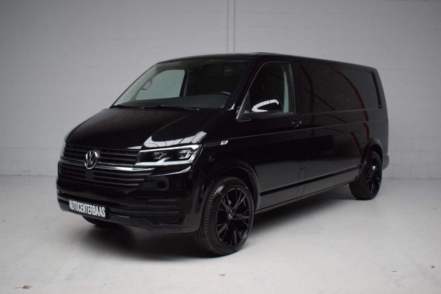 Volkswagen Transporter - 2.0 TDI L2H1 150PK DSG Comfortline 3-ZITS / LED / SCHUIFDEUR / SORTIMO INRICHTING / ACHTER - AutoWereld.nl