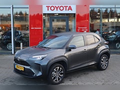 Toyota Yaris Cross - 1.5 Hybrid 115 First Edition STOEL/STUUR/VOORRUITVERWARM. P-SENSOREN KEYLESS ANDROID/APPLE