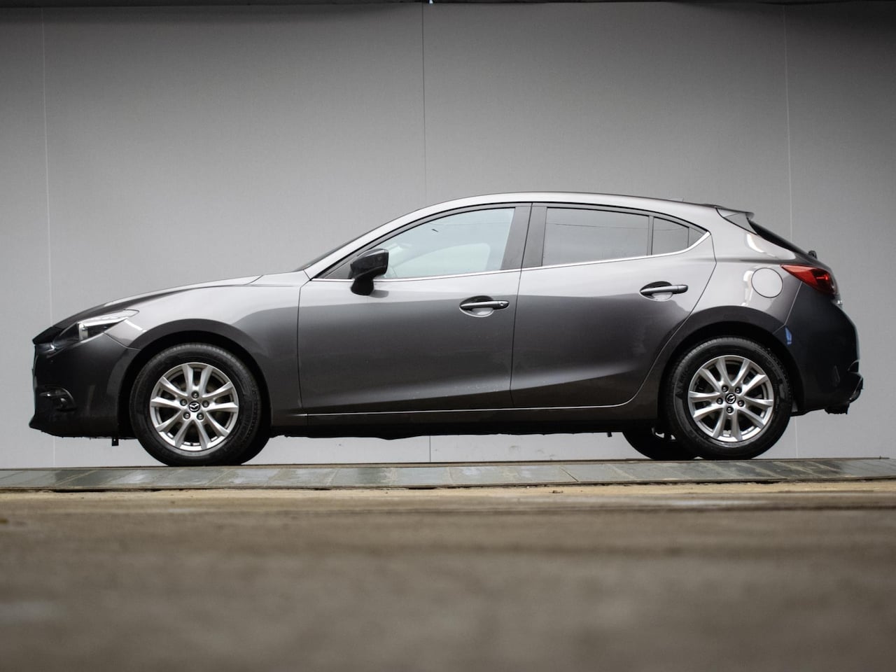 Mazda 3 Sport - 2.0 SkyActiv-G 120 SkyLease+ (NAVI,CLIMATE,CRUISE,PDC,STOEL/STUUR VERWARMING,GETINT,XENON, - AutoWereld.nl
