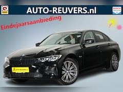 BMW 3-serie - 320e / LED / Navi / CarPlay / Cam / Clima