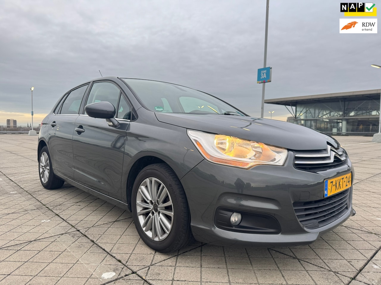 Citroën C4 - 1.6 VTi Ligne Business 1EIG NAVI CLIMA CRUISE NAP - AutoWereld.nl