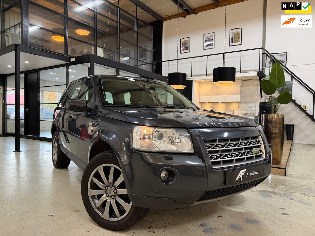 Land Rover Freelander - 2.2 TD4 SE Nette Auto Leder Bekleding NAP Cruise Control - AutoWereld.nl