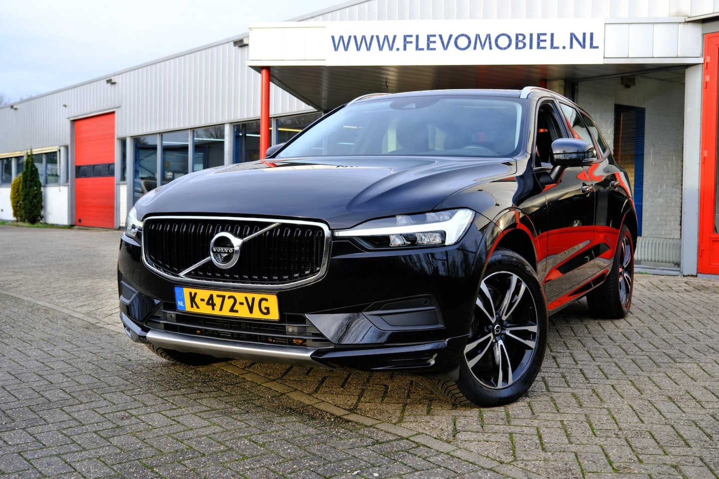 Volvo XC60 - 2.0 B5 Momentum Exclusive Aut. Pano|1e Eig|Leder|Navi|HarmanKardon|LMV - AutoWereld.nl