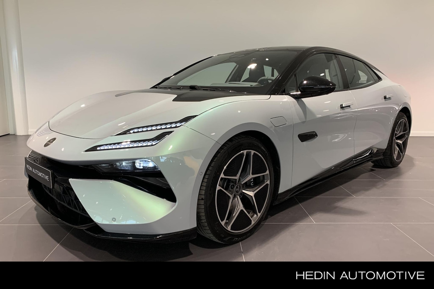 Lotus Emeya - Base 102 kWh | Elektrische Trekhaak | Alcantara - Carbon Stuurwiel | Zwarte badges | Intel - AutoWereld.nl