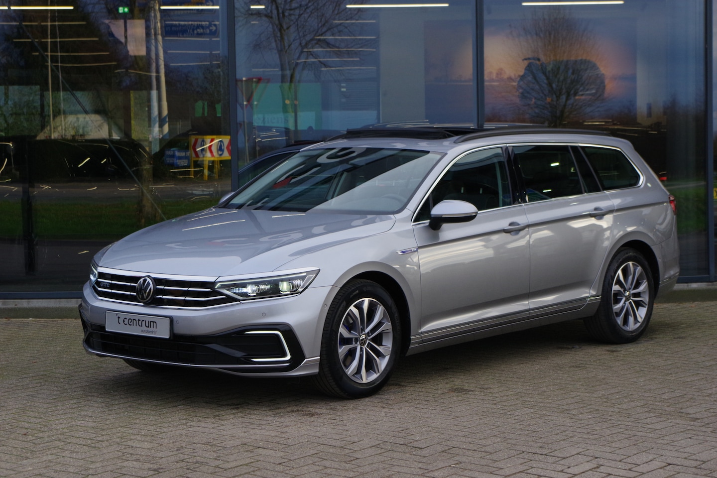 Volkswagen Passat Variant - 1.4 TSI PHEV GTE Business 1.4 TSI PHEV GTE 218 PK Business, Elek. Trekhaak, Panoramadak, Memory, Matrix LED, Winterp - AutoWereld.nl