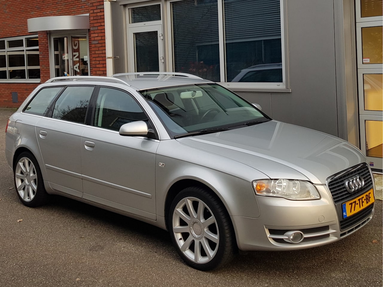 Audi A4 Avant - 2.0 Navi Trekhaak 18"Vlg BlueTooth Cruise - AutoWereld.nl