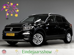 Volkswagen T-Roc - 1.5 TSI Style Business /AUTOMAAT /Trekhaak /Camera /Apple + Android /DAB+ /Lane Assist /Na