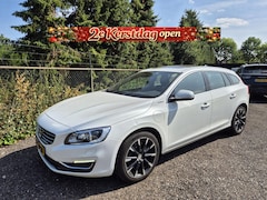 Volvo V60 - 2.4 D6 AWD Plug-In Hybrid Summum PANO LEER TREKHAAK MEMORY STOELVERWARMING CRUISE CLIMA EN
